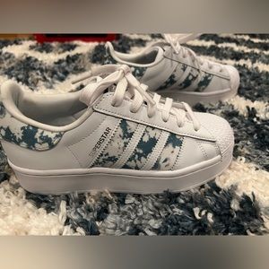 Adidas Women’s Superstar bold sneakers